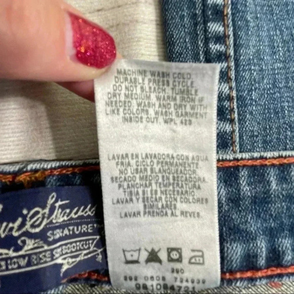 Signature by Levi’s Low Rise Slim Bootcut 7 Jrs - Picture 7 of 16